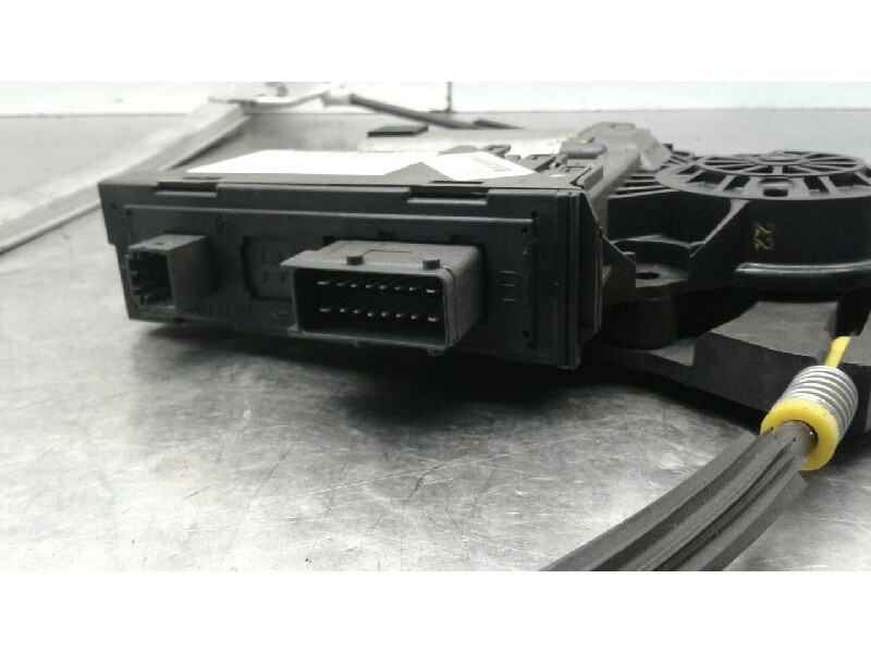 Recambio de elevalunas delantero izquierdo para peugeot 307 (s1) xs referencia OEM IAM 9221K0  