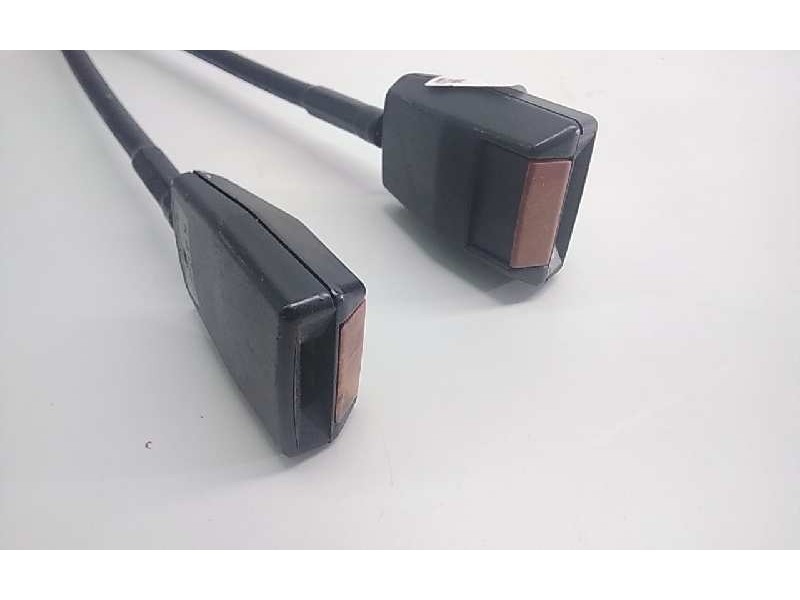 Recambio de enganche cinturon delantero central para ford escort berlina cl referencia OEM IAM 84ABB61208AA  