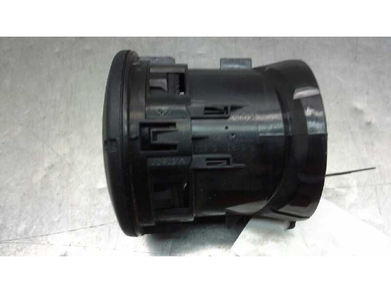 Recambio de aireador central para opel movano (2004 =>) combi corto l1h1 2.8t referencia OEM IAM   