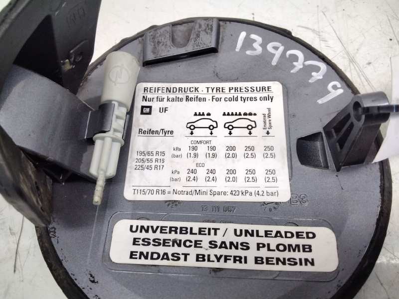 Recambio de tapa exterior combustible para opel astra gtc enjoy referencia OEM IAM 13111667  