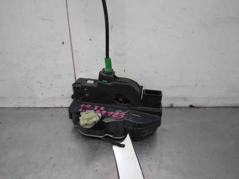 Recambio de cerradura puerta trasera izquierda para opel insignia berlina sport 4x4 referencia OEM IAM   