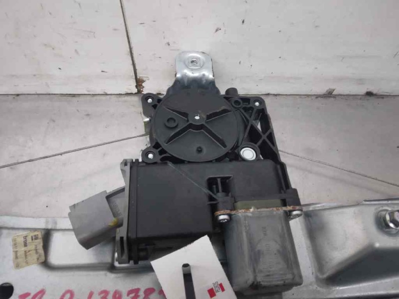 Recambio de elevalunas trasero derecho para opel insignia berlina sport 4x4 referencia OEM IAM 910280103  