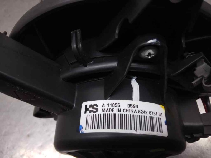 Recambio de motor calefaccion para opel insignia berlina sport 4x4 referencia OEM IAM 5242673401  