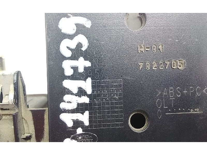 Recambio de cenicero para land rover discovery v6 td se referencia OEM IAM 7022705  