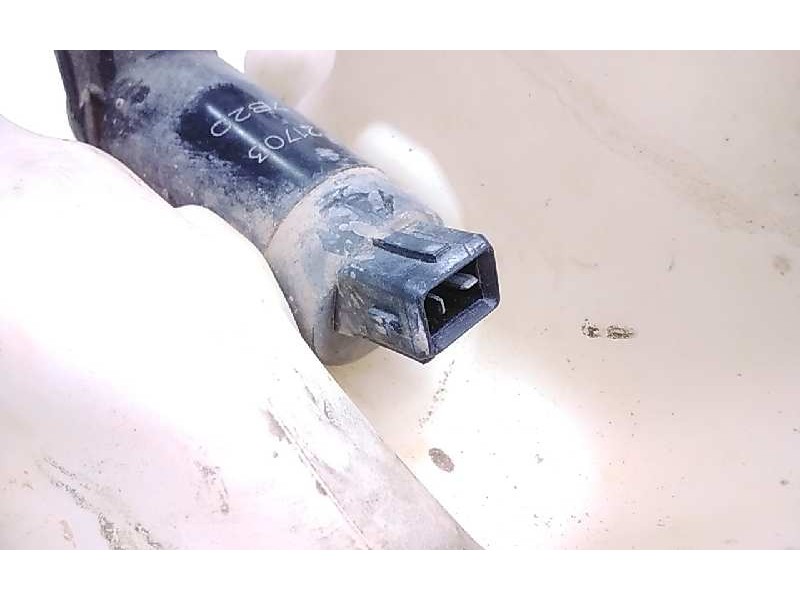 Recambio de deposito limpia para land rover discovery v6 td se referencia OEM IAM 217037B20  