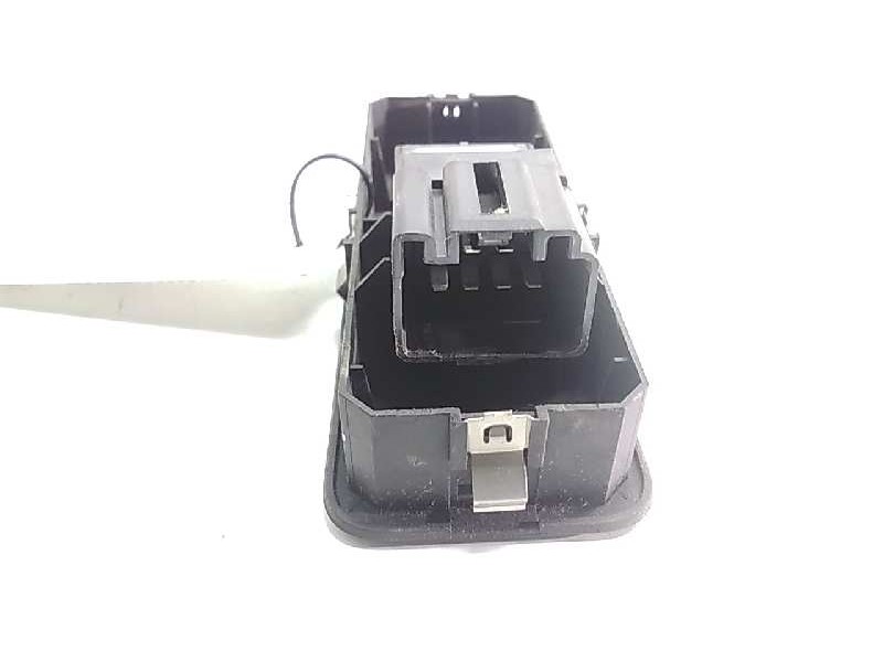 Recambio de mando elevalunas trasero izquierdo para land rover discovery v6 td se referencia OEM IAM YUD5010PVJ  