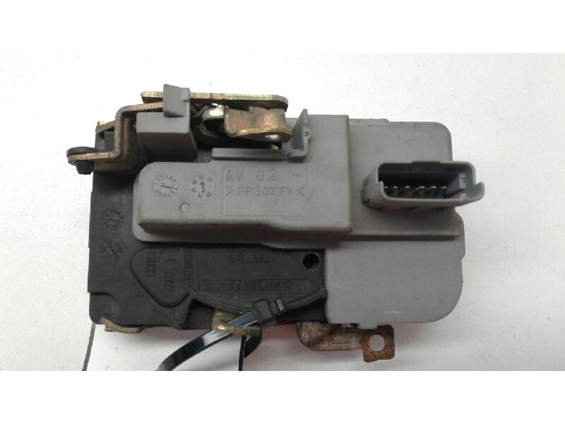 Recambio de cerradura puerta delantera izquierda para peugeot 206 berlina x-line referencia OEM IAM   