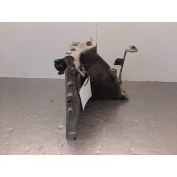 Recambio de soporte bomba inyeccion para opel zafira b enjoy referencia OEM IAM C2412A  
