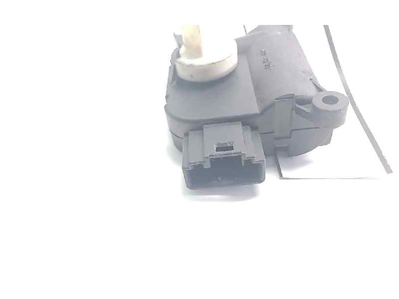 Recambio de motor trampillas para audi a3 (8p) referencia OEM IAM 0132801338  