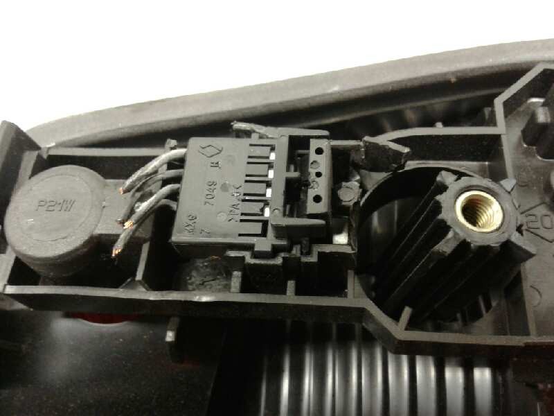 Recambio de piloto trasero izquierdo porton para renault laguna ii (bg0) authentique referencia OEM IAM 23460102  