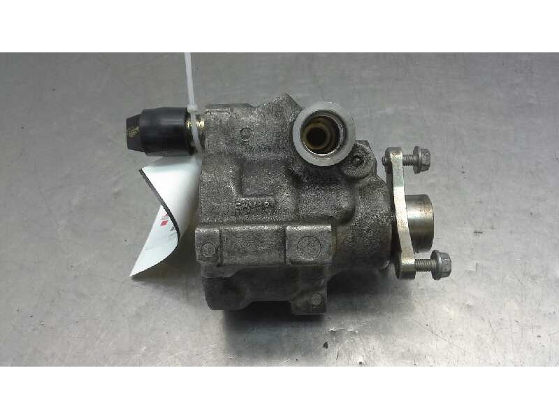 Recambio de bomba servodireccion para renault trafic caja cerrada (ab 4.01) referencia OEM IAM 8200024738  
