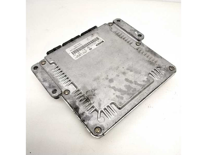 Recambio de centralita motor uce para renault trafic caja cerrada (ab 4.01) referencia OEM IAM 0281010632  
