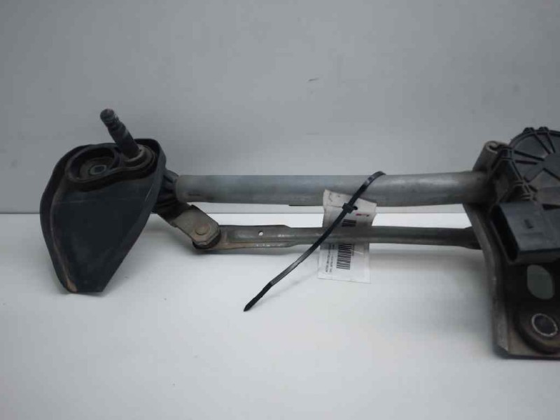 Recambio de motor limpia delantero para opel astra gtc referencia OEM IAM 397020632  