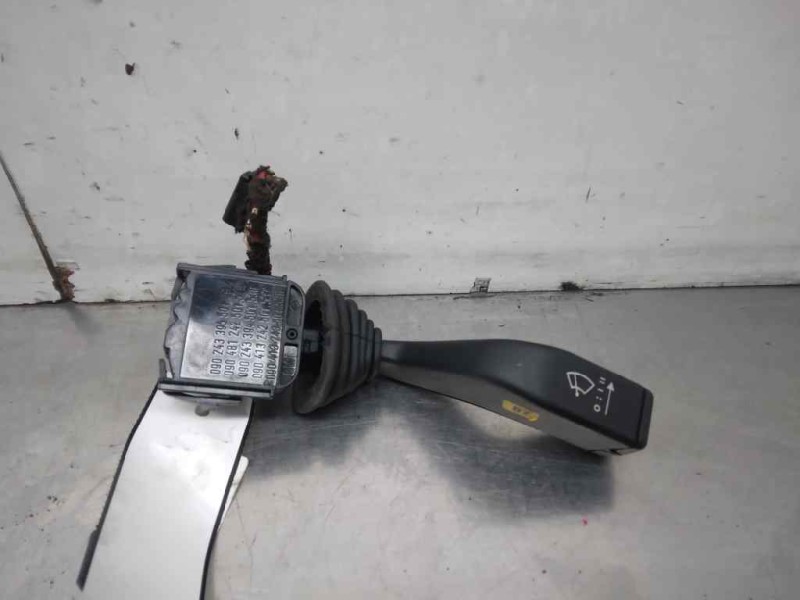 Recambio de mando limpia para opel vectra b berlina centenial referencia OEM IAM 90413243  