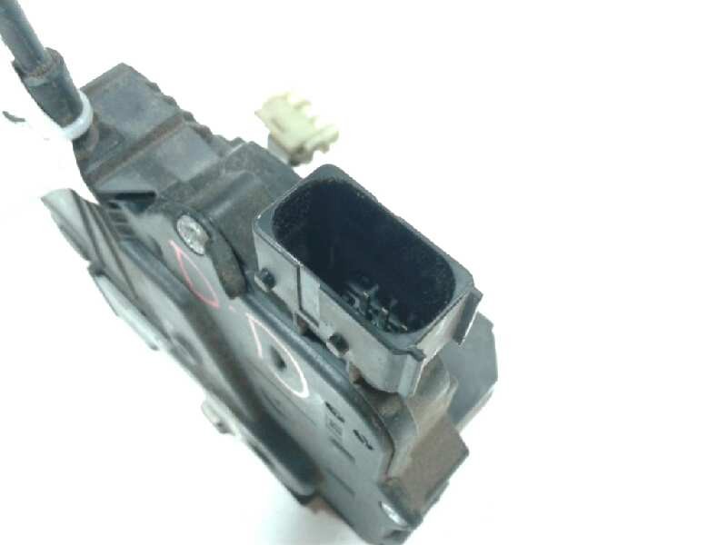 Recambio de cerradura puerta delantera derecha para opel corsa d catch me referencia OEM IAM 13258274  
