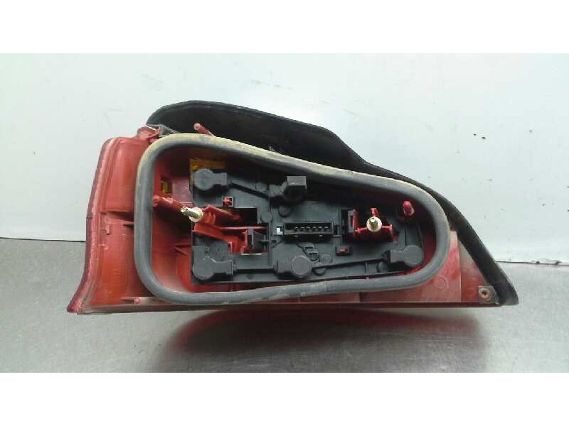 Recambio de piloto trasero derecho para peugeot 106 (s2) sport referencia OEM IAM   