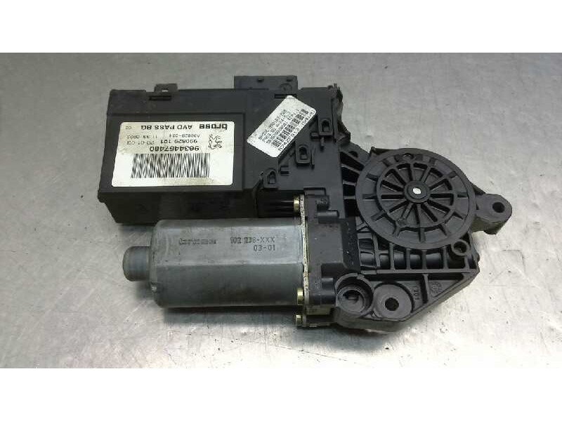 Recambio de motor elevalunas delantero derecho para peugeot 307 (s1) xt referencia OEM IAM 0130821766  