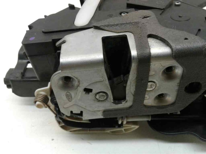 Recambio de cerradura puerta delantera derecha para ford fiesta (cb1) trend referencia OEM IAM 8A61-A21978AE  