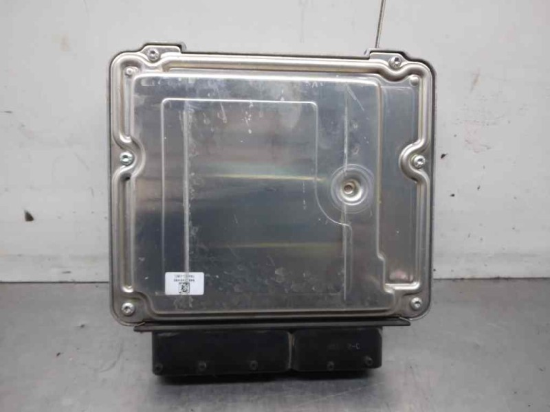 Recambio de centralita motor uce para opel insignia berlina cosmo referencia OEM IAM 0281015774  