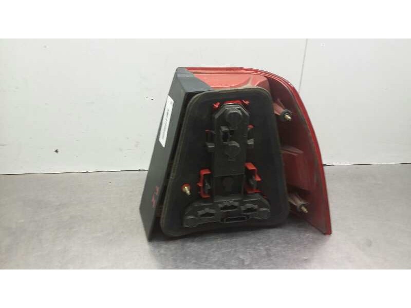 Recambio de piloto trasero izquierdo para volkswagen bora berlina (1j2) highline referencia OEM IAM   