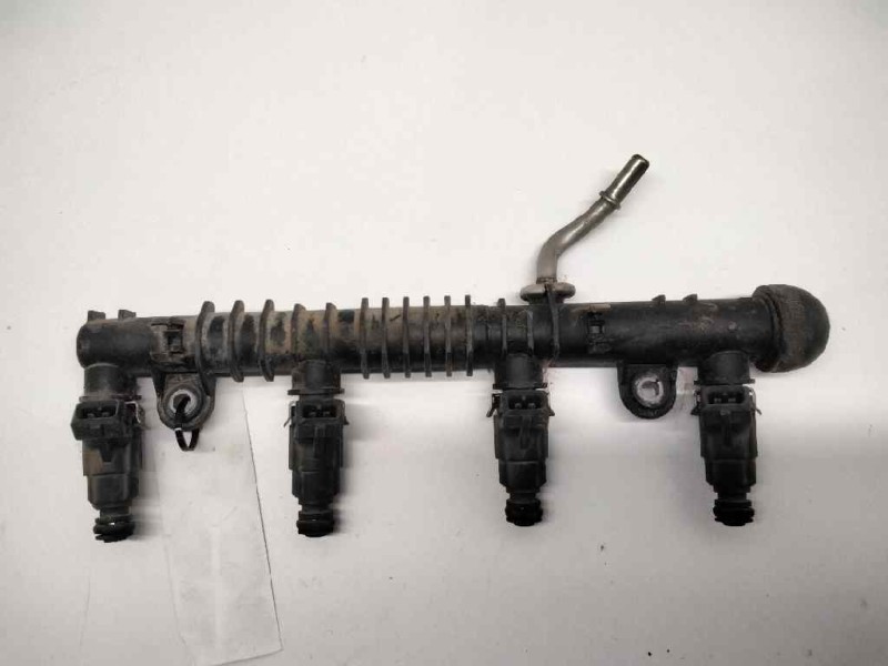 Recambio de rampa inyectora para opel agila referencia OEM IAM 928404261 OPEL AGILA 1.2 16V 00 