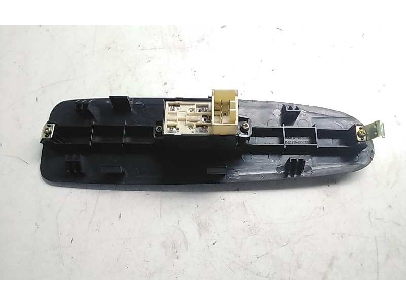 Recambio de mando elevalunas delantero derecho para hyundai elantra (xd) 1.6 comfort (4-ptas.) referencia OEM IAM 935752D000  