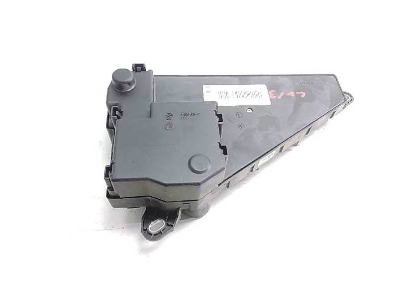 Recambio de caja fusibles para bmw serie 5 berlina (e60) 530d referencia OEM IAM 913883001  