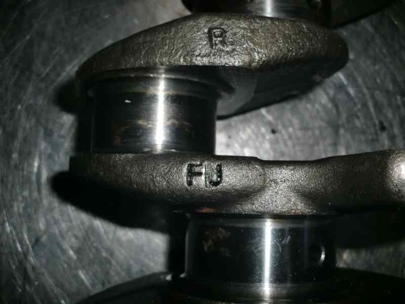 Recambio de cigueñal para peugeot 206 berlina 2.0 hdi cat referencia OEM IAM FJ  