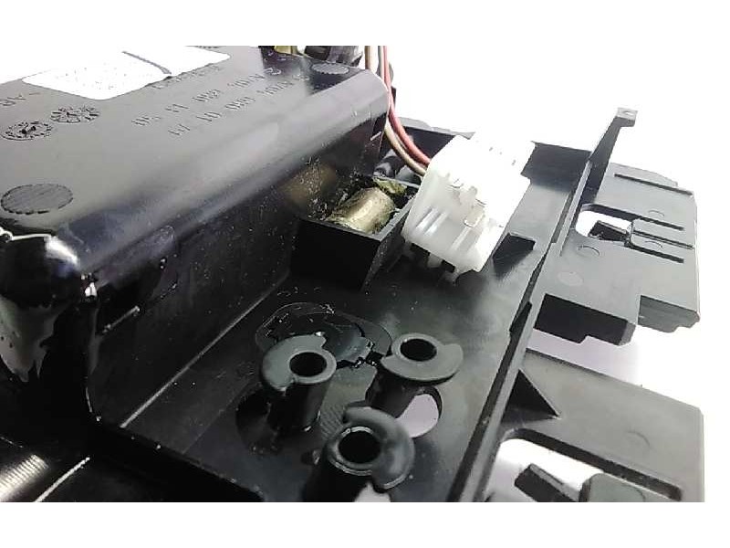 Recambio de cenicero para mercedes clase c (w204) berlina c 220 cdi blueefficiency (204.002) referencia OEM IAM A2046801350  