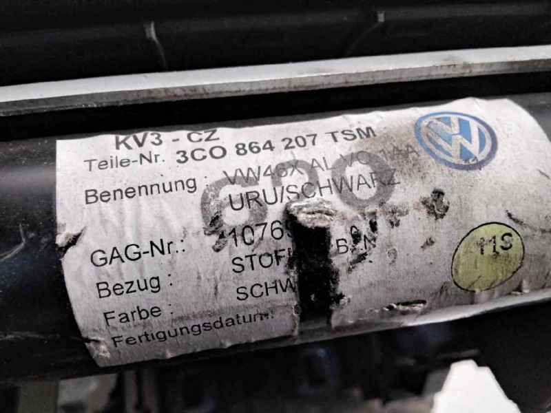 Recambio de reposabrazos para volkswagen passat berlina (3c2) sportline referencia OEM IAM 3CO864207TSM  