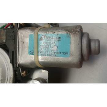 Recambio de elevalunas delantero derecho para kia carnival ii 2.9 cdri ex referencia OEM IAM XH023PA  