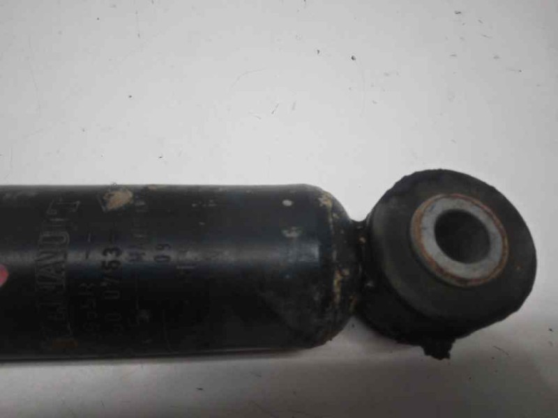 Recambio de amortiguador trasero derecho para renault captur dynamique referencia OEM IAM   