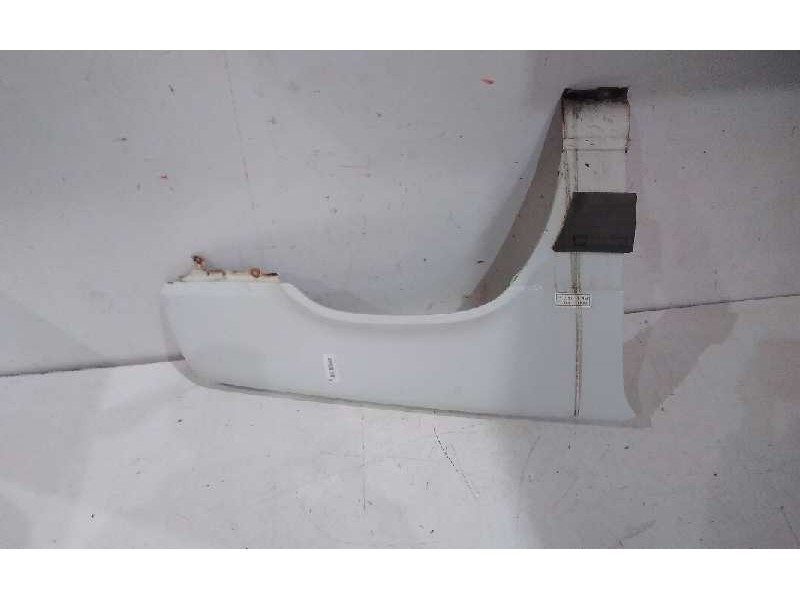 Recambio de aleta delantera derecha para renault rapid/express (f40) 1.4 break referencia OEM IAM 7750808516  