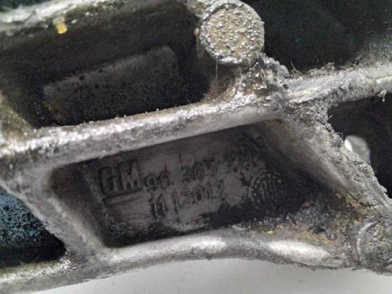 Recambio de soporte motor para opel vectra a referencia OEM IAM 90305221  