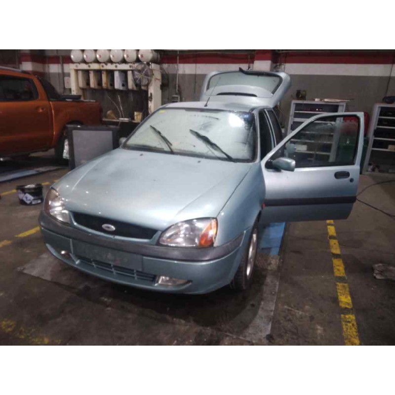 ford fiesta berlina (dx) del año 2001