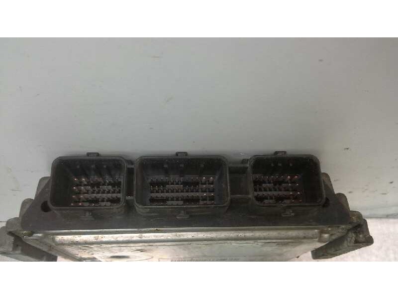 Recambio de centralita motor uce para peugeot partner (s2) combi plus referencia OEM IAM 0281012619 9663943980 