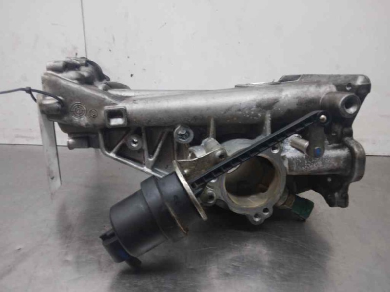 Recambio de caja termostato para opel insignia berlina cosmo referencia OEM IAM 33003115173  