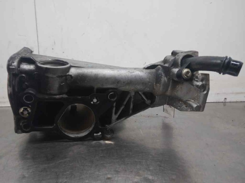Recambio de caja termostato para opel insignia berlina cosmo referencia OEM IAM 33003115173  