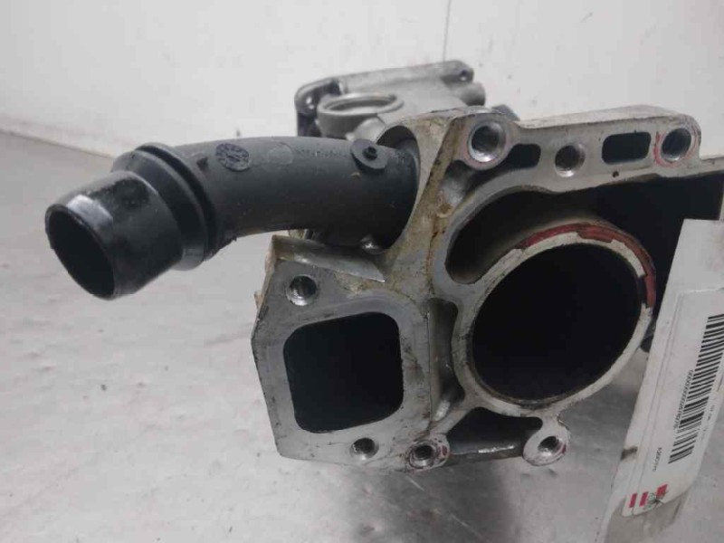 Recambio de caja termostato para opel insignia berlina cosmo referencia OEM IAM 33003115173  