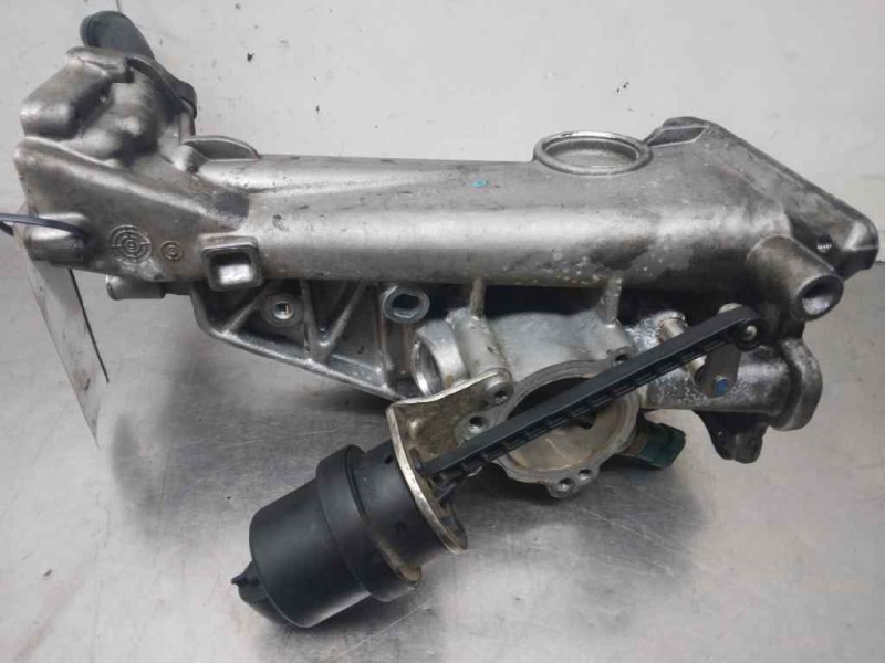 Recambio de caja termostato para opel insignia berlina cosmo referencia OEM IAM 33003115173  