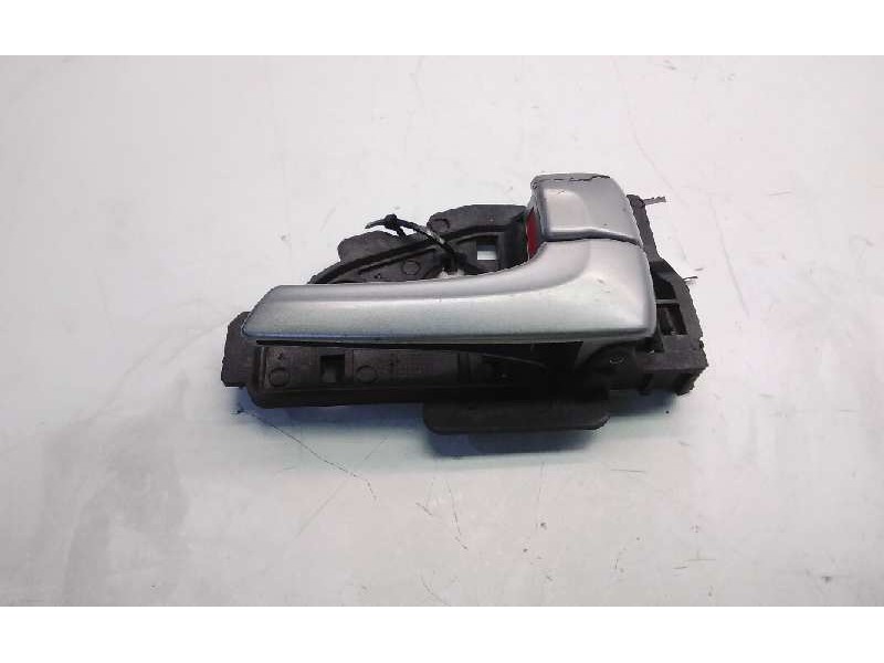 Recambio de maneta interior delantera derecha para hyundai ix35 style awd referencia OEM IAM 826222S000  