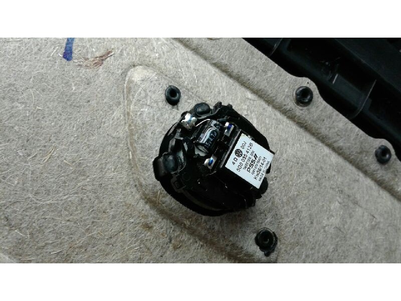 Recambio de guarnecido puerta trasera izquierda para volkswagen golf vii lim. sport by r-line bluemotion referencia OEM IAM 5G48