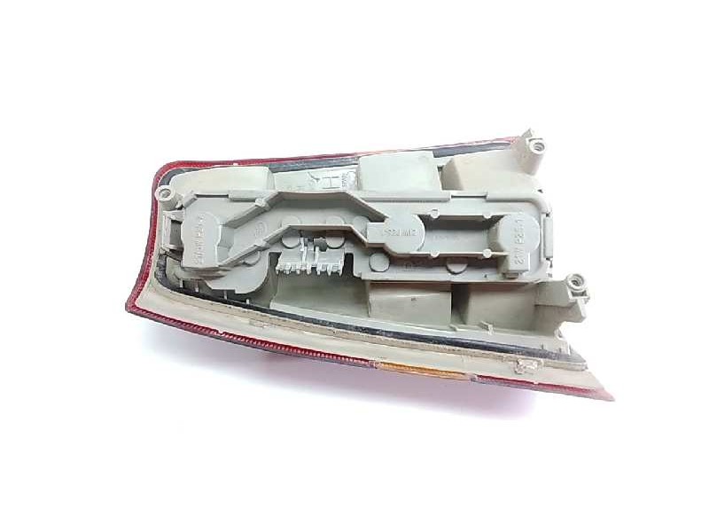 Recambio de piloto trasero derecho para opel kadett e gls berlina referencia OEM IAM 2057110575  