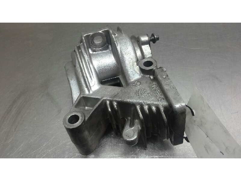 Recambio de soporte valvula egr para renault scenic ii luxe privilege referencia OEM IAM 8200542998  