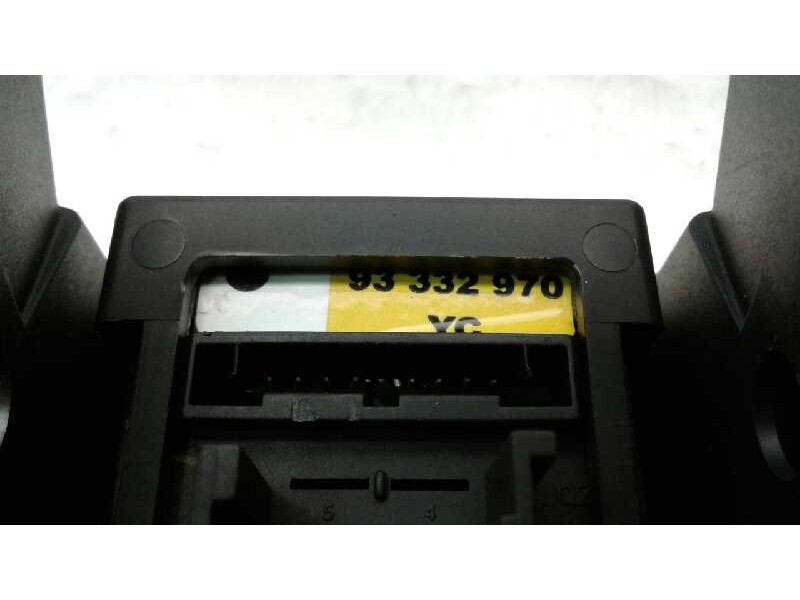 Recambio de aireador central para opel meriva cosmo referencia OEM IAM 93332970  