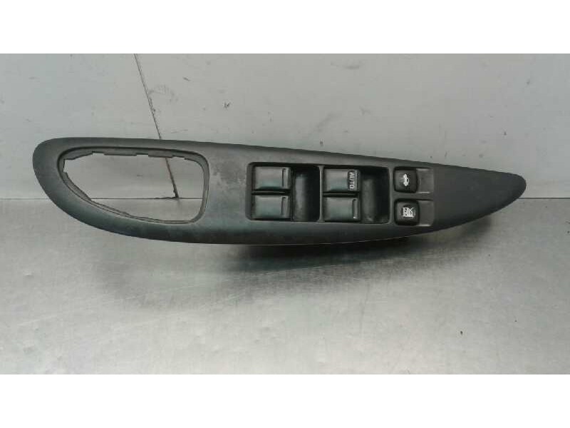 Recambio de mando elevalunas delantero izquierdo para nissan primera berlina (p12) acenta referencia OEM IAM   