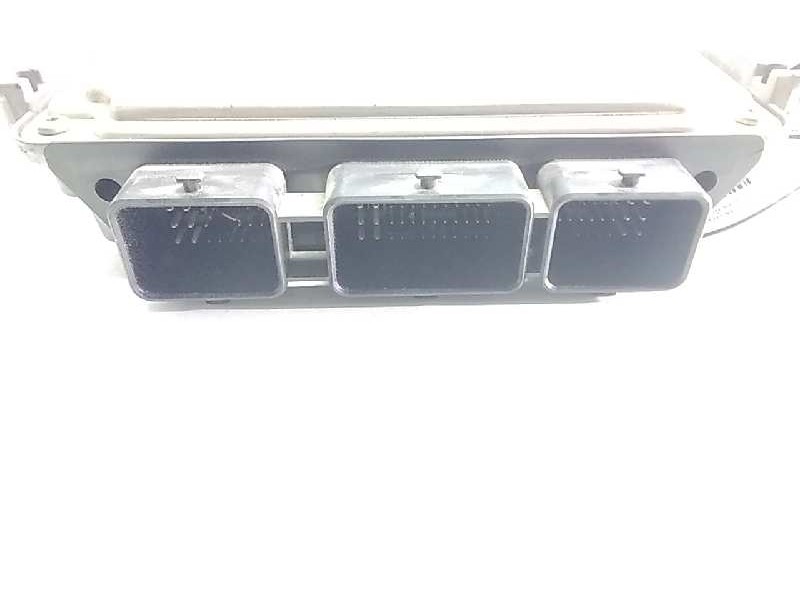 Recambio de centralita motor uce para citroen c5 berlina 1.6 hdi cat (9hy / dv6ted4) referencia OEM IAM 9556974780  