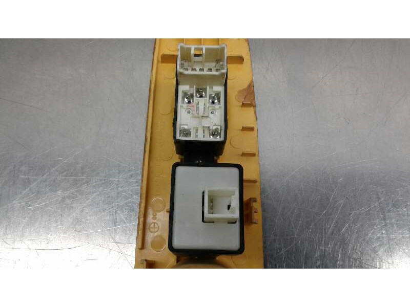 Recambio de mando elevalunas delantero derecho para kia carnival ii 2.9 crdi cat referencia OEM IAM   
