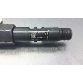Recambio de inyector para ford mondeo berlina (ge) ghia referencia OEM IAM 2803GA25F83  
