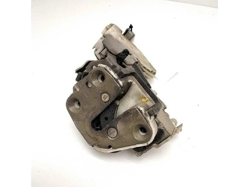 Recambio de cerradura puerta trasera derecha para nissan primera berlina (p12) 1.6 cat referencia OEM IAM   